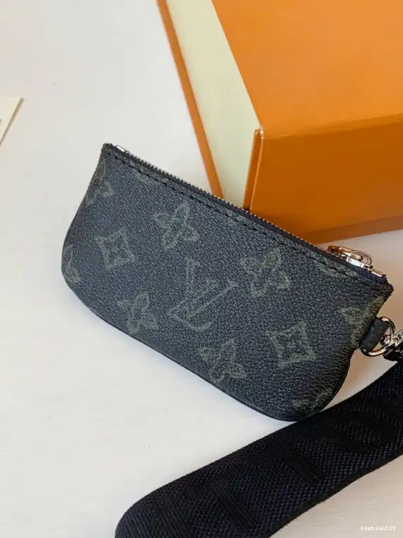 VUITTON LOUIS TRIO MESSENGER 0323
